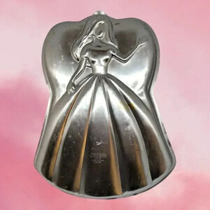 Vintage 1998 Wilton Mattel Barbie Tin Cake Pan